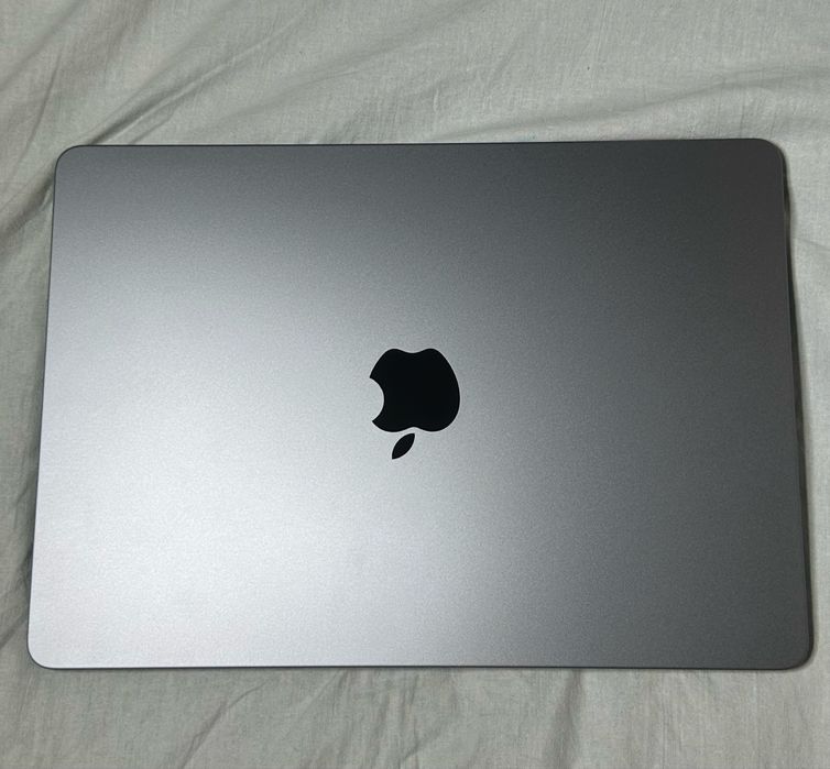Продам/Обменяю MacBook Air M2 13.6" (2022) 16 GB / SSD 256 GB