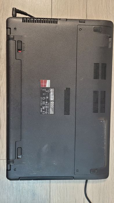 Laptop Asus X550L i74500u 1.8 GHz / 8 GB / 640 GB / GT 720M