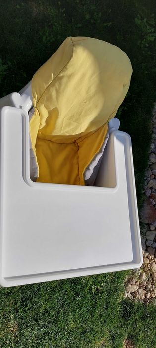 Vand scaun bebe folosit dar in stare buna