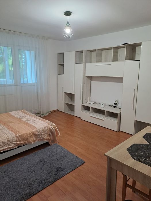 Inchiriez garsonieră