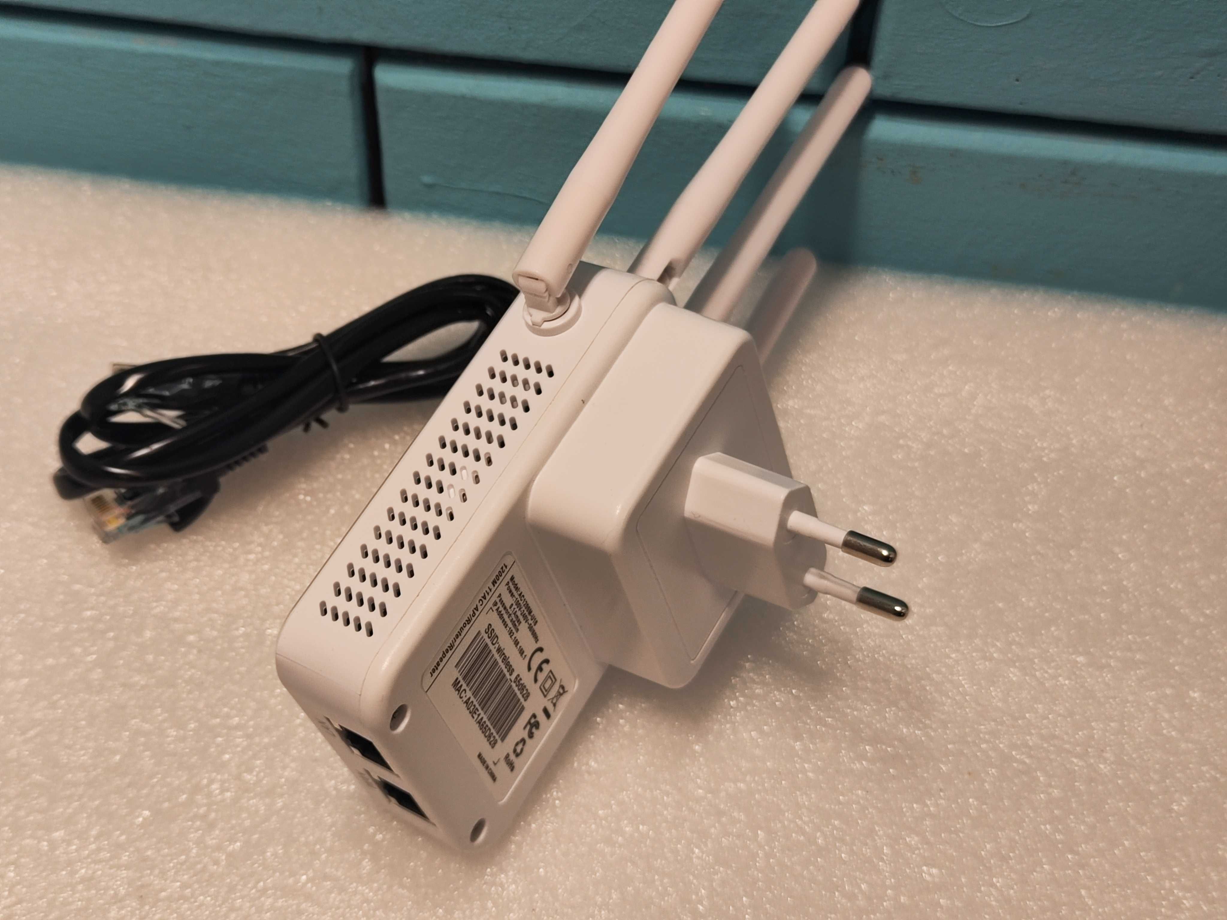 WiFi усилвател 1200Mbps, двулентов с 4 антени и WPS бутон