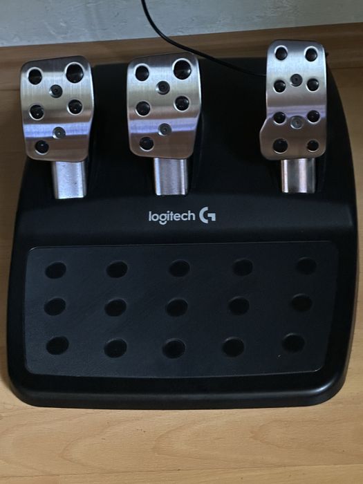 Volan Logitech G29 custom cu pedale si schimbator Logitech