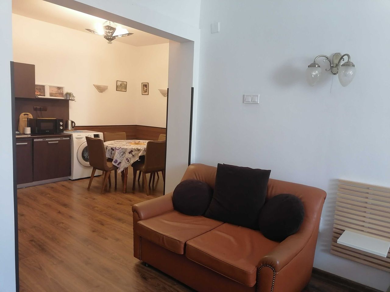 Дава се под наем Тристаен апартамент в Варна, Гръцка махала - 70 кв.м за 800 € - Снимка #7