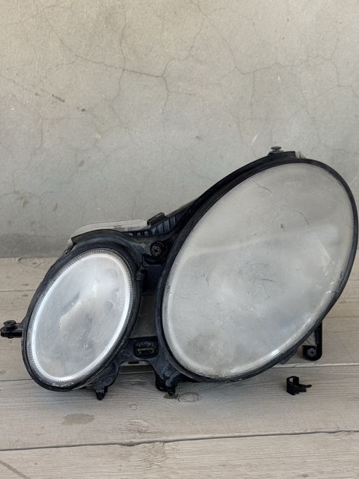 Мерседес.   211