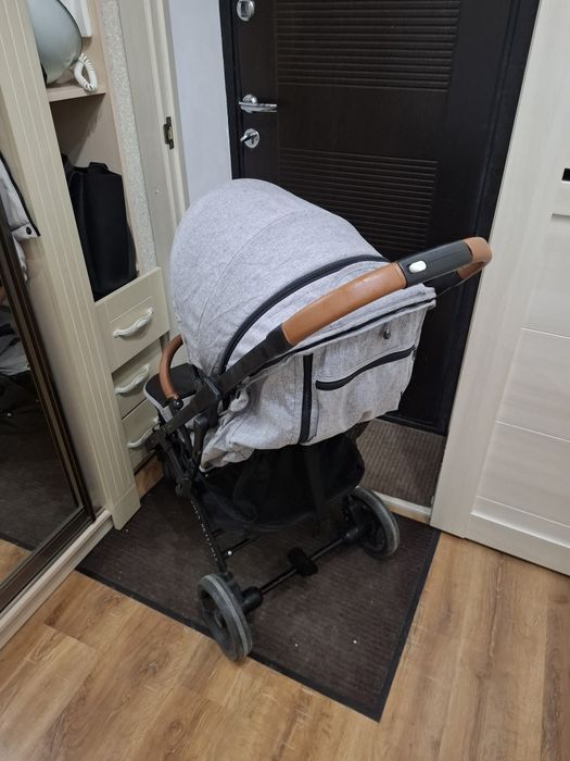 Коляска в отличном состоянии