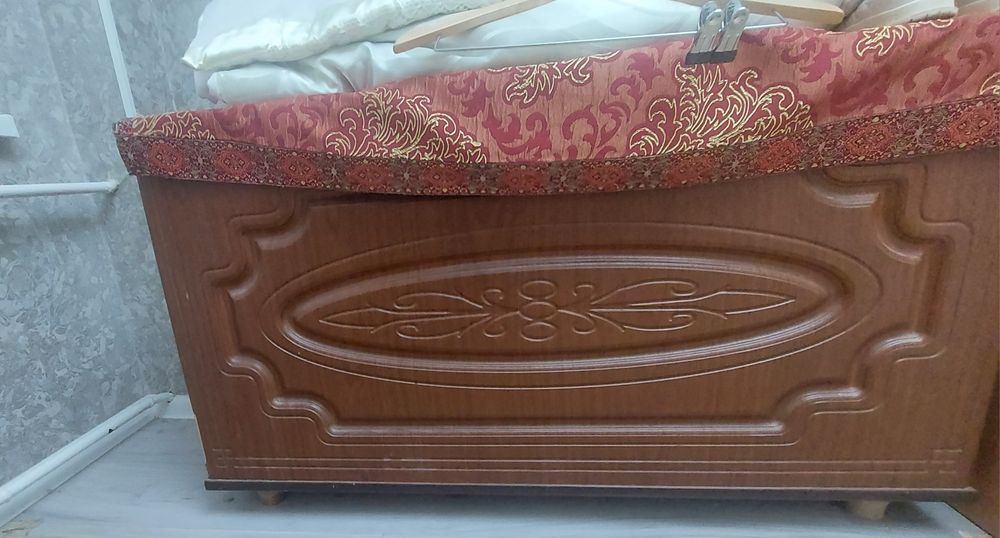 Сундук (сандық).