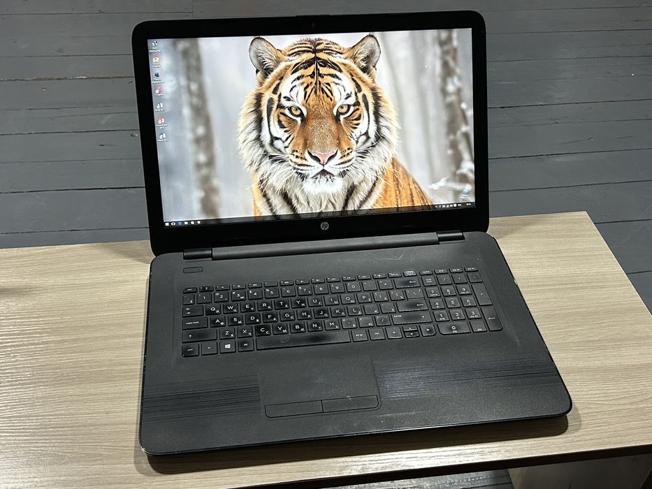 Большой 17,3 мощный Hp ноутбук в отличном состояний