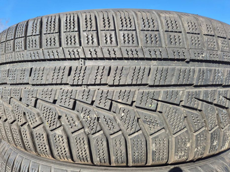 4 Anvelope de IARNA - 215/55/17 - HANKOOK - Stare buna DOT 2021 !