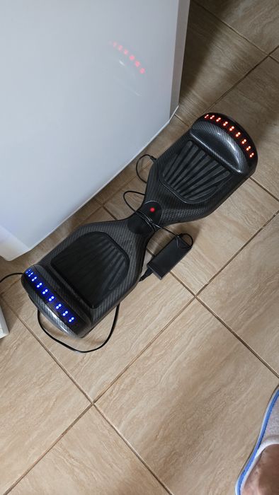 Vând hoverboard carbon