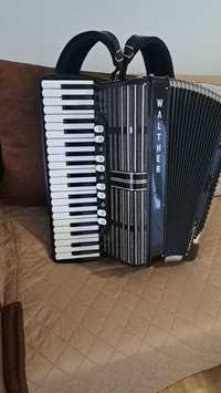 Acordeon Walter 120 basi