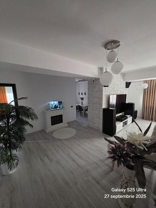 Apartament cu 3 camere