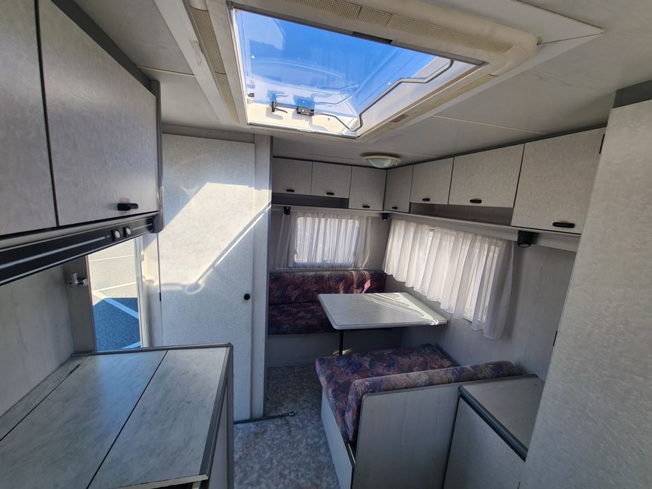 Продава се каравана BURSTNER 4208