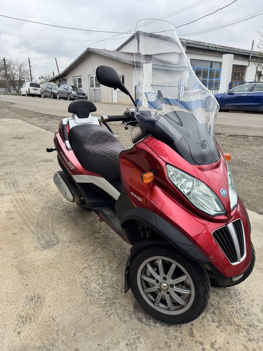 Piaggio mp3 LT 300cc Triciclu categoria B an 2010