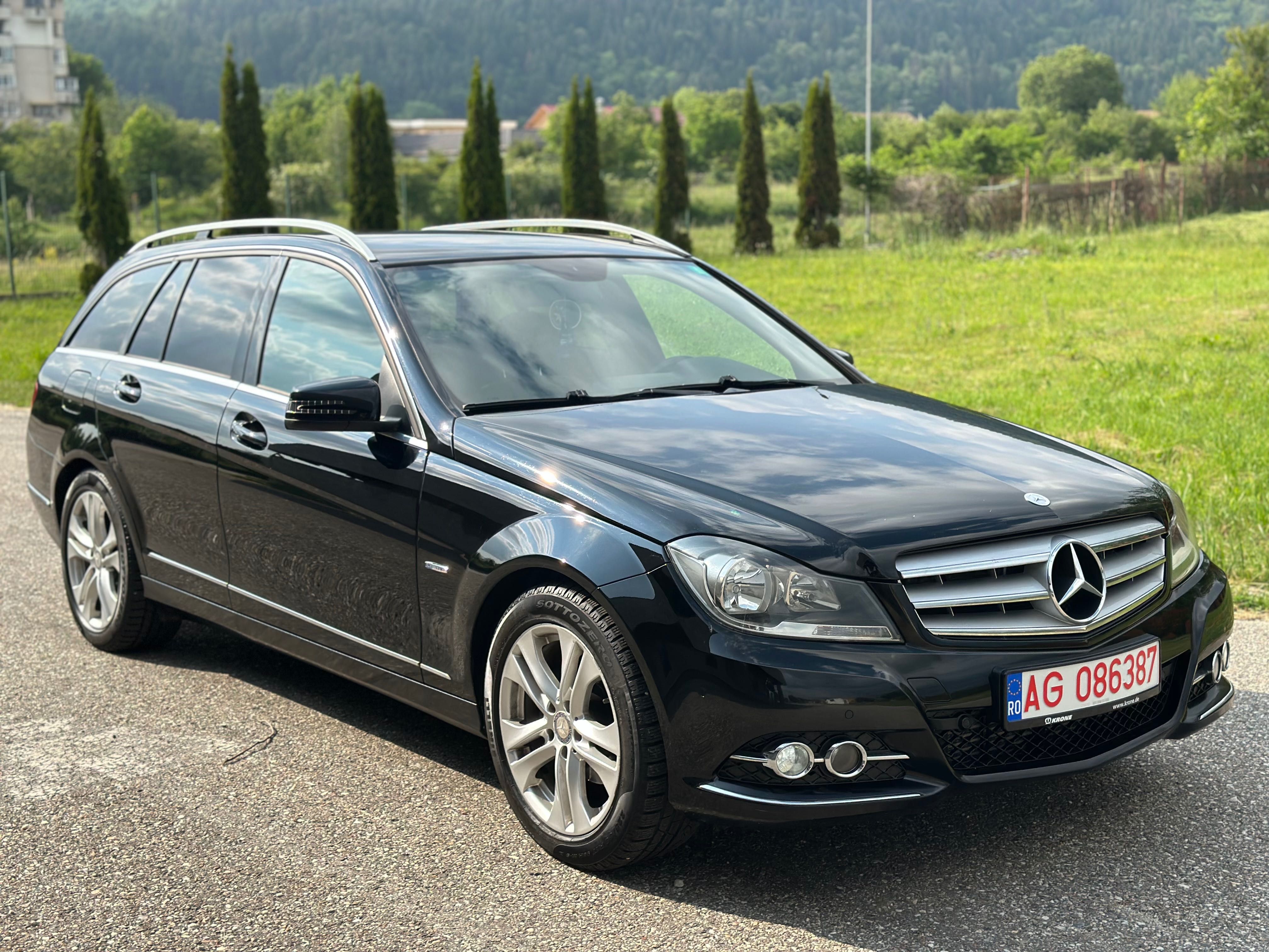 Mercedes C200 • 2013