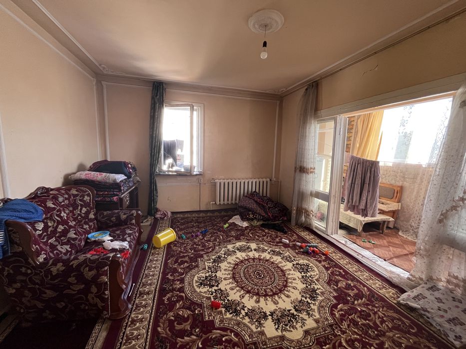 Продаётся квартира 1/4/4 в Алмазарском районе 2/4