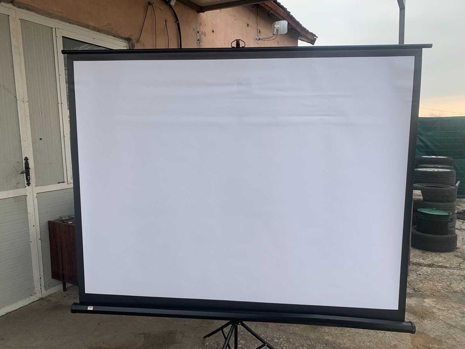 Прожекционен екран за  домашно кино Duronic BPS100 4:3 100-инчов