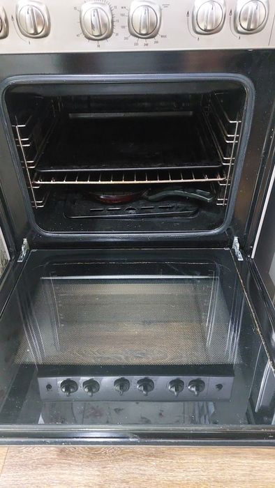 Продам газ плиту Gefest