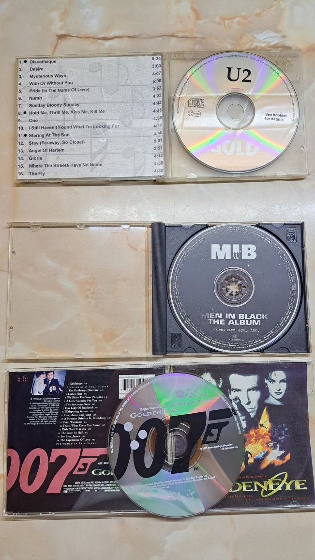 Колекция от компакт дискове  CD