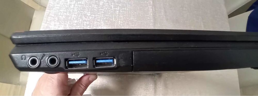 Лаптоп Fujitsu Lifebook E546