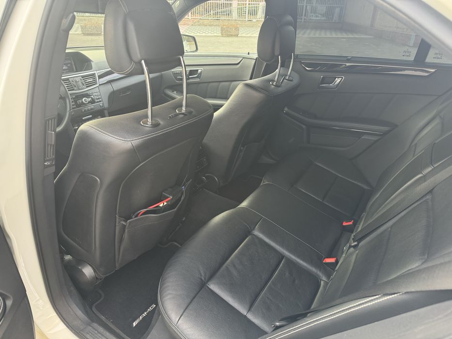 Mercedes E212 5.5 M273