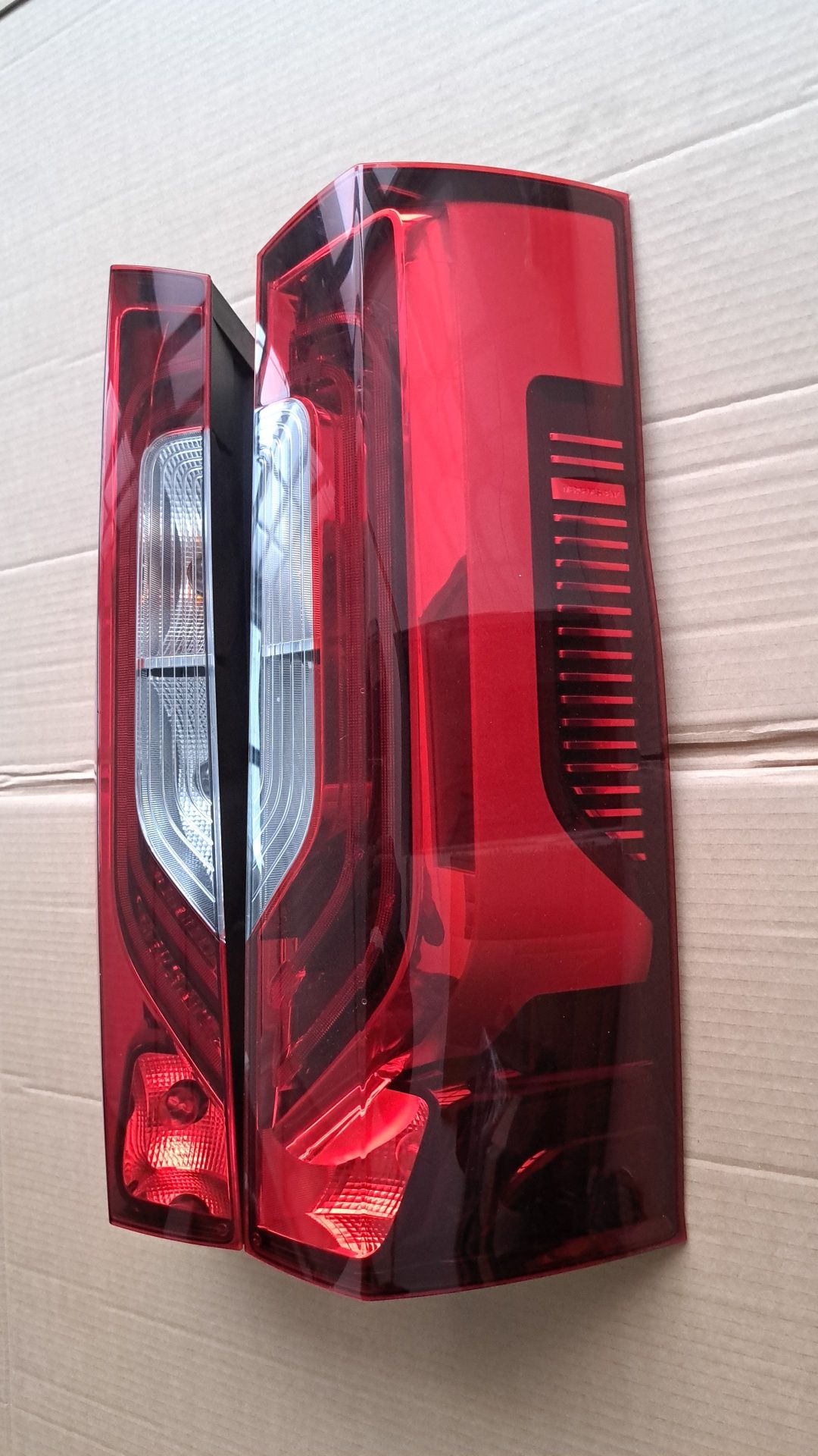 Lampa Led Sprinter 907  910 Stop Triplă Led Sprinter  2018 - 2025  FAR