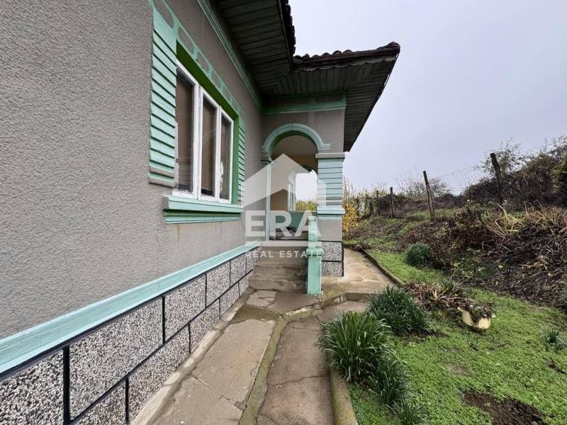 ЕКСКЛУЗИВНО! ЕРА Дръстър предлага за продажба къща с дворно място в се