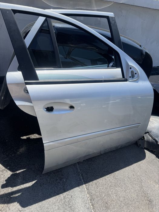 Предна дясна врата за Mercedes ML W164 цвят 775