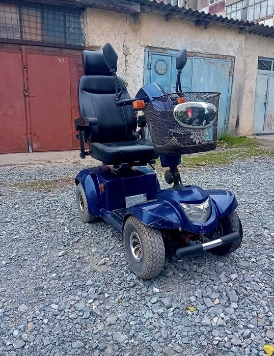 Scuter Carut electric pentru persoane cu dizabilități handicap