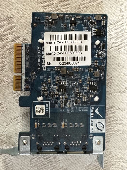 Продавам NAS QNAP TS-855eU-8G 64Gb + QXG-10G2TB + QM2-2P-344A