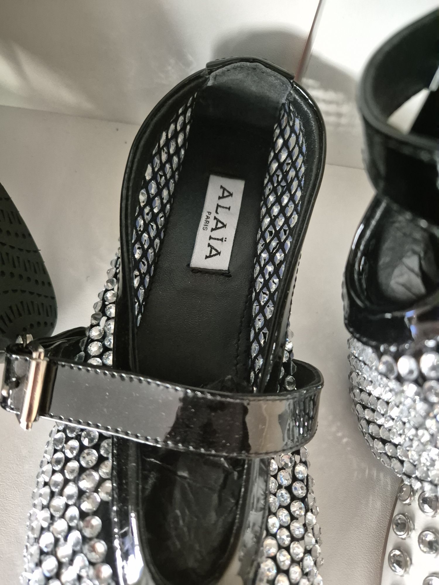 Alaïa ,Gucci,Miu Miu,LV,Chanel,Hermès,Loro Piana,Celine