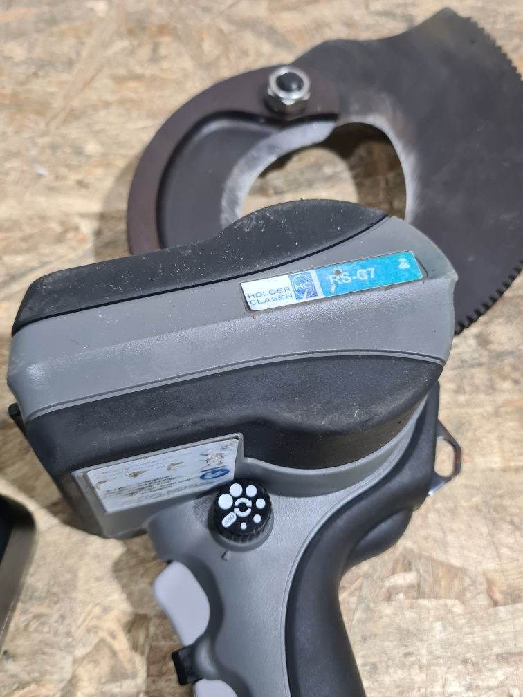 Taietor hidraulic pentru cabluri 65mm Makita