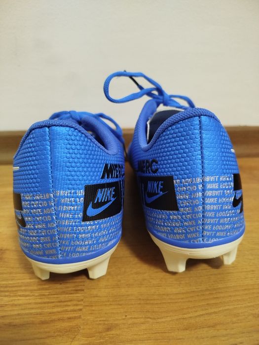 Нови NIKE бутонки размер 40