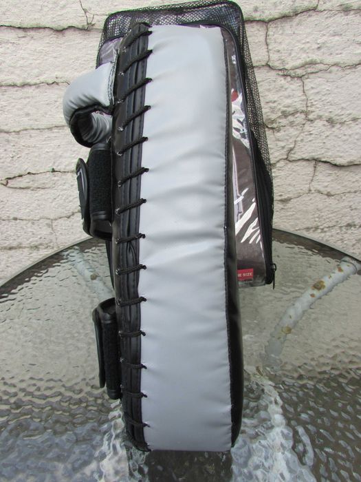 Лапа щит Tapout Thai Strike