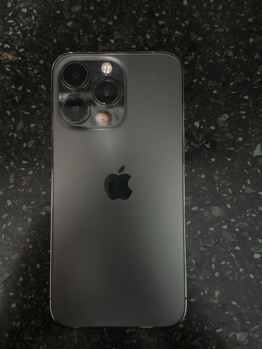 Продаю iPhone 13, 128гб, графит