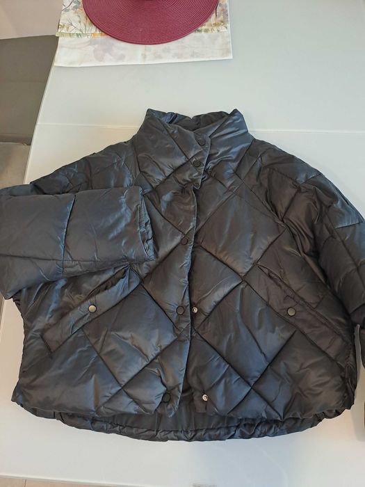 Късо яке Reserved, черно