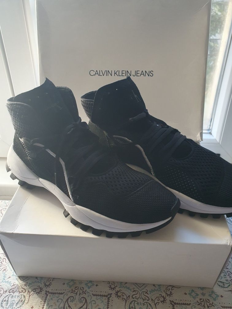 Ghete barbati, Calvin Klein