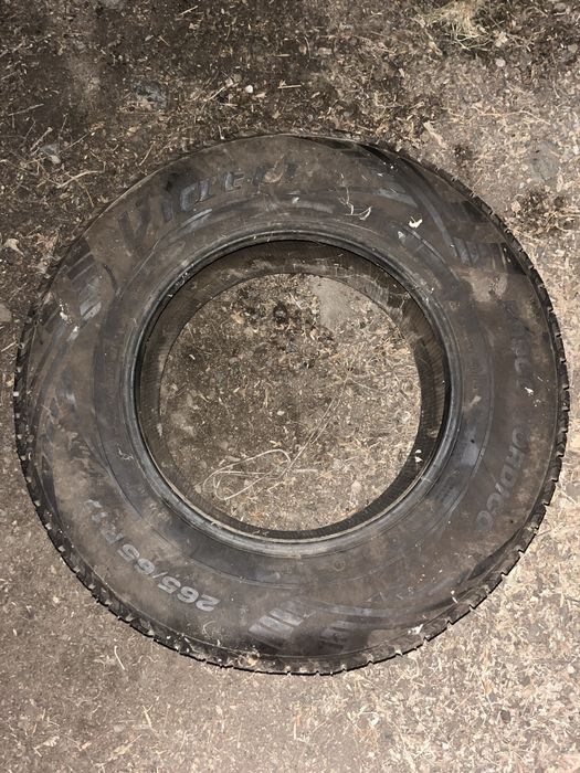 Продам шины 2 штуки зимний