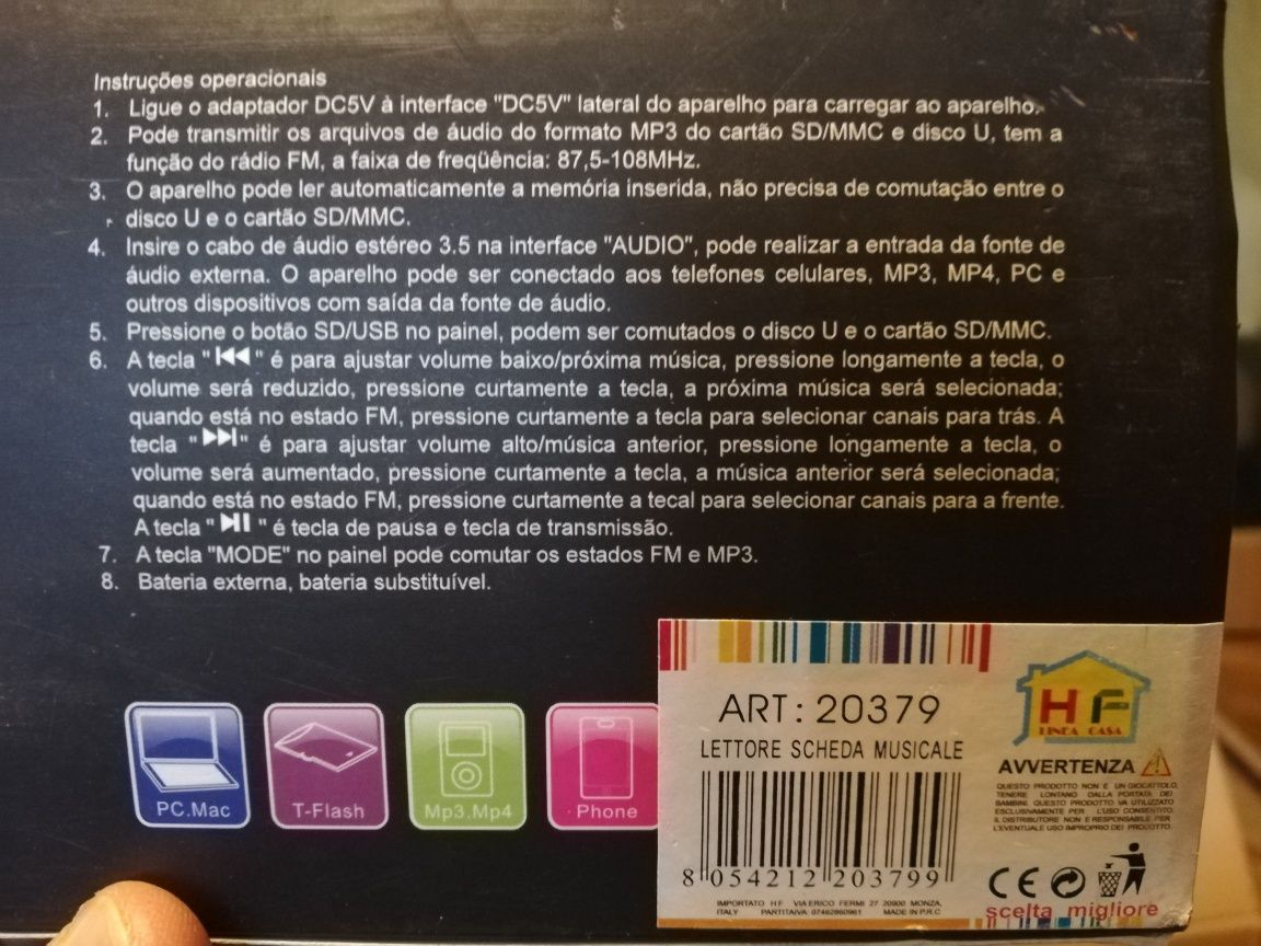 Radio cu card cu forma de scuter de apa