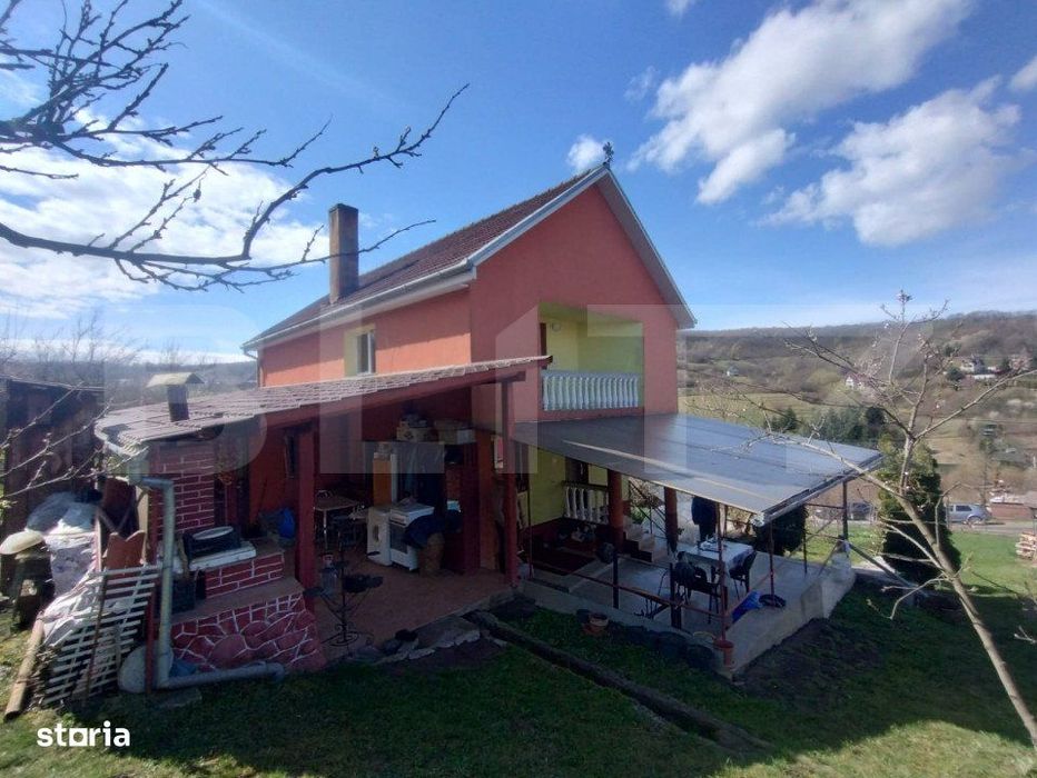 EXCLUSIVITATE! Casa cu 4 camere, 130 mp, 20 ari teren, zona Dealu-Jeln