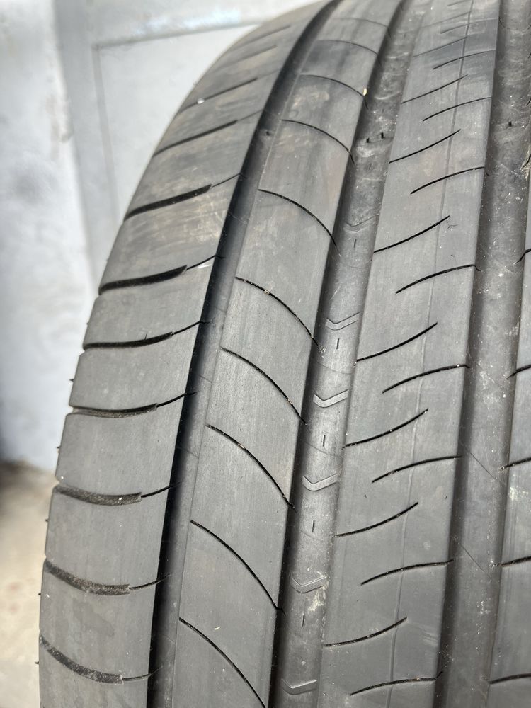 2 бр. летни гуми 215/60/16 Michelin 4,5 mm DOT 3417