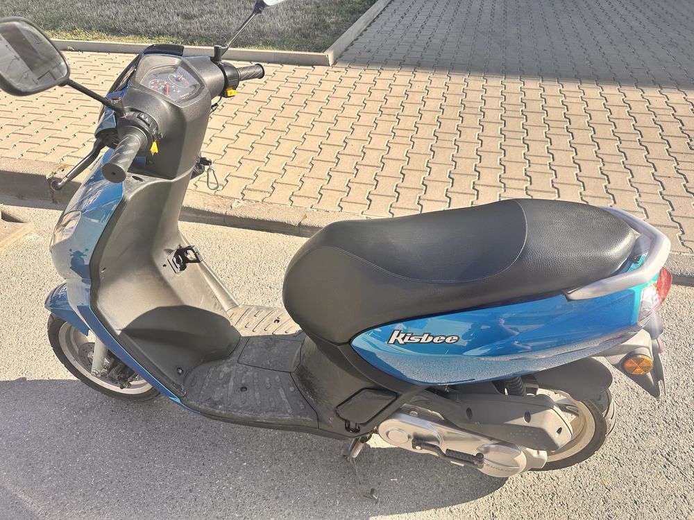 Продавам скутер Пежо.