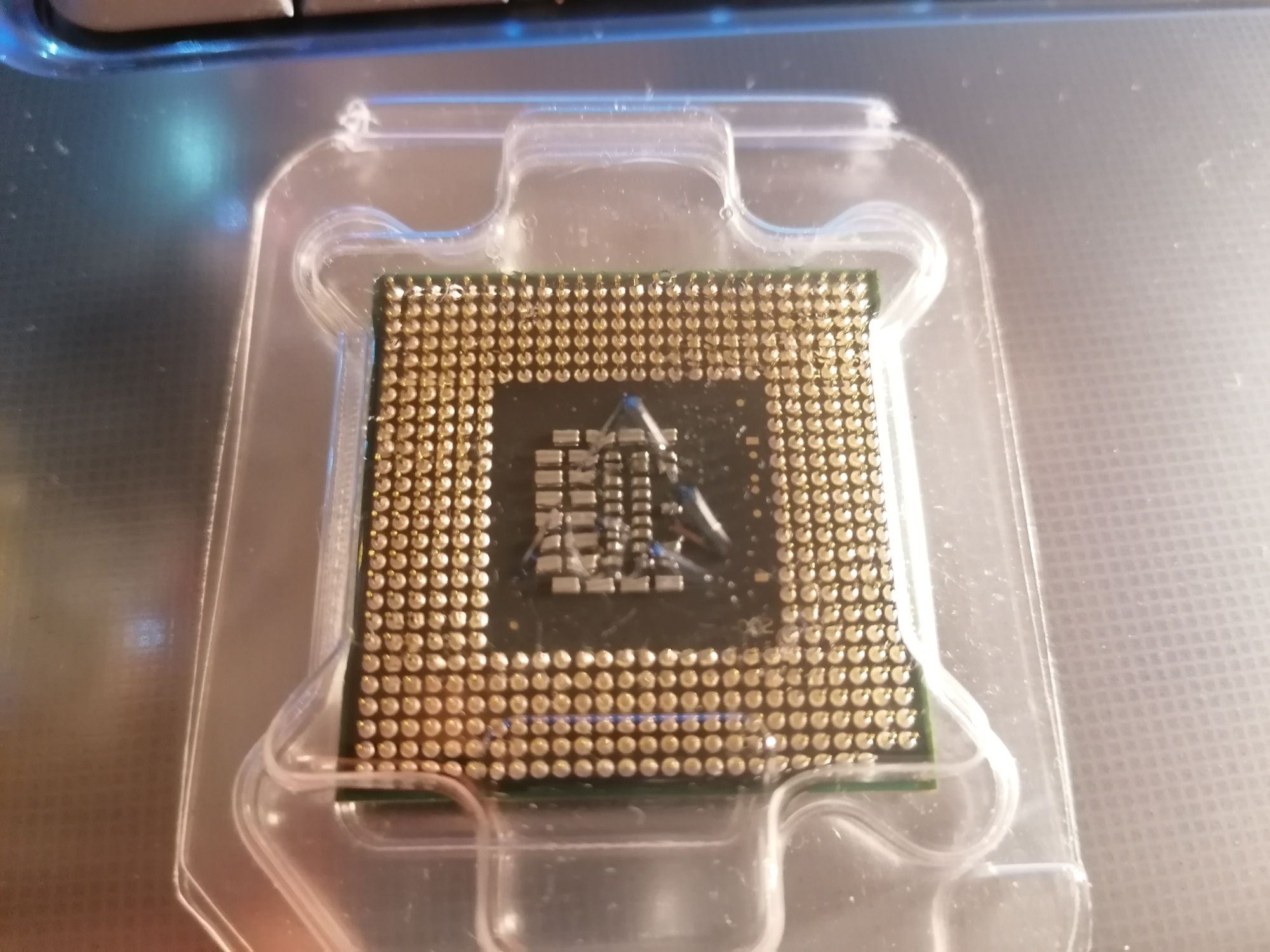 Intel core 2 duo T9400, 2.5Ghz, 1066Mhz, 6M