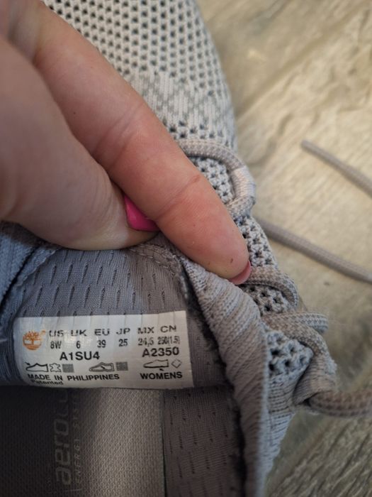 Vand pantofi sport marca Timberland