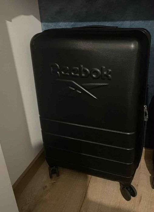 Troler Reebok negru, mare, ca nou