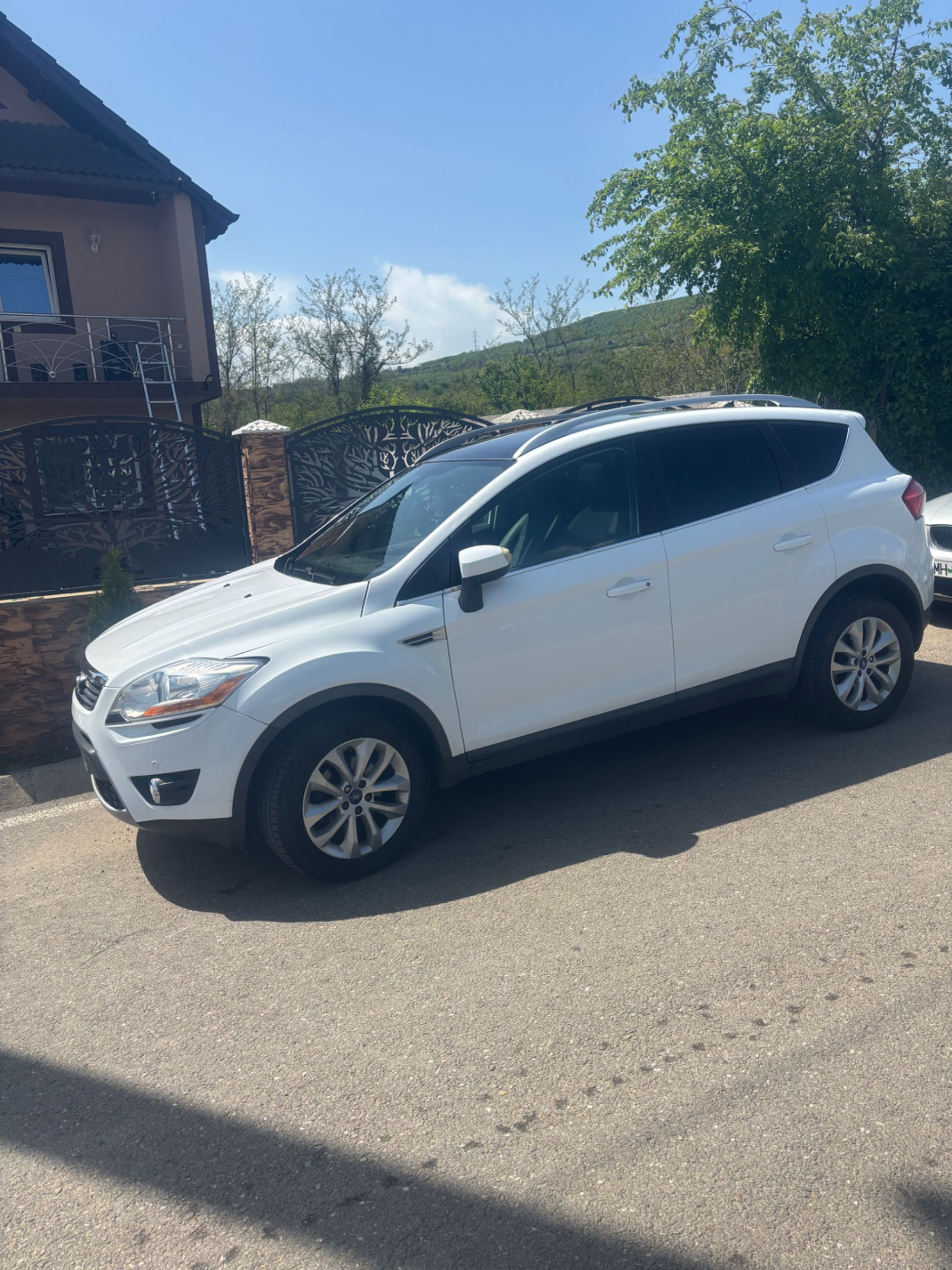 Vând Ford Kuga 2011