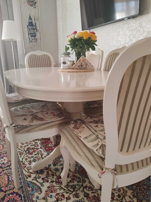 Masă cu 6 scaune