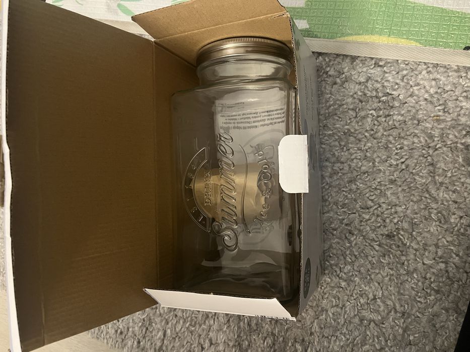 Dozator cu robinet pentru bauturi