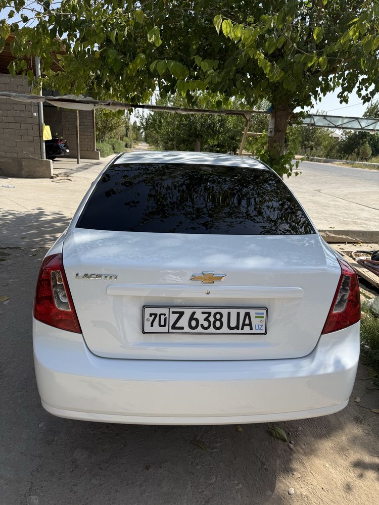 Jentra Lacetti SOTILADI