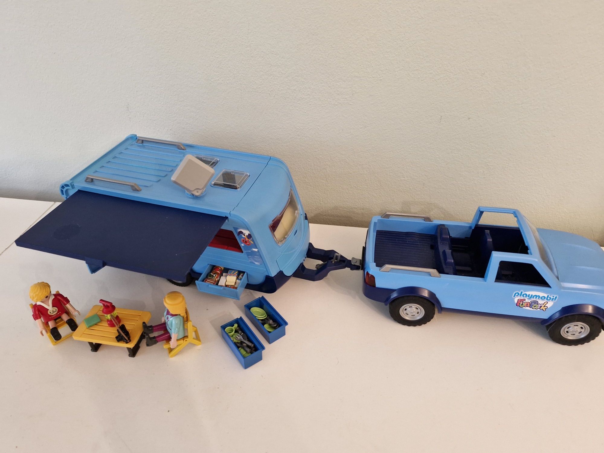 Playmobil set jeep cu rulota camping