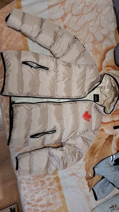 Geaca Dsquared2 foarte groasa